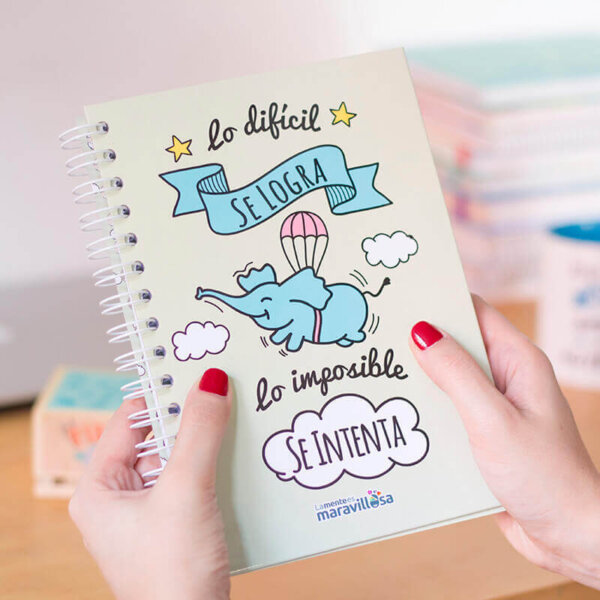 Lo difícil se logra, lo imposible se intenta - A5
